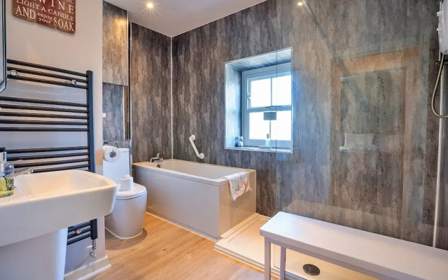 Apartment in Beaumaris With Snowdonia Views