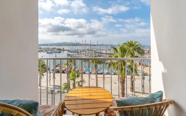 Charming studio with balcony and sea view in Sanary-sur-Mer - Welkeys