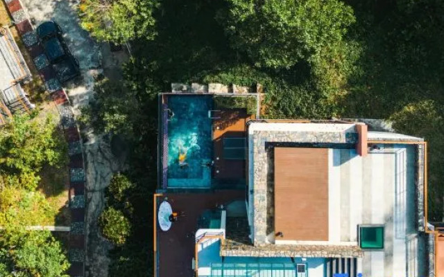 Sky Hill Villa Surattthani