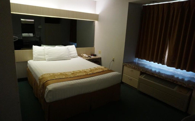 CenterWay Hotel Buffalo North Near University