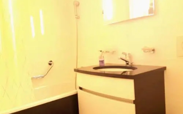 Lovely 2 bedroom flat 10 min from city Center