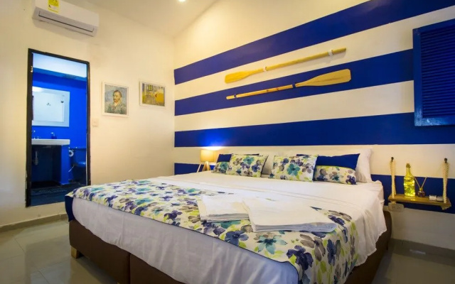 Casa del Puerto Hostel & Suites