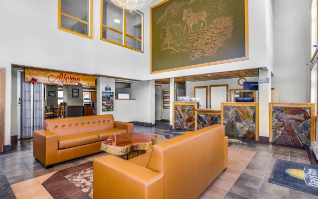 Days Inn by Wyndham Golden