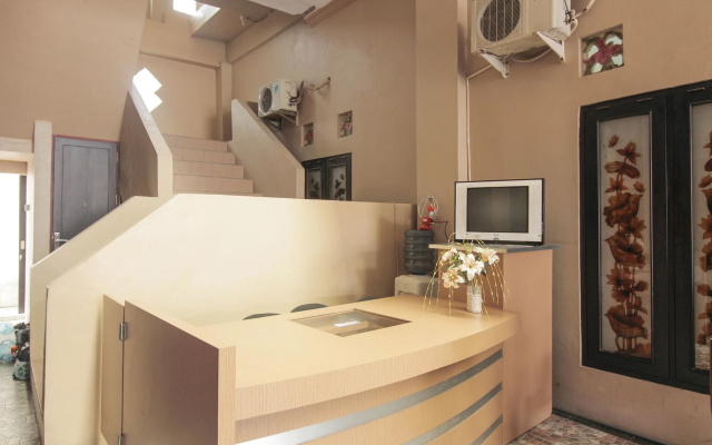 RedDoorz Plus near Mega Town Square