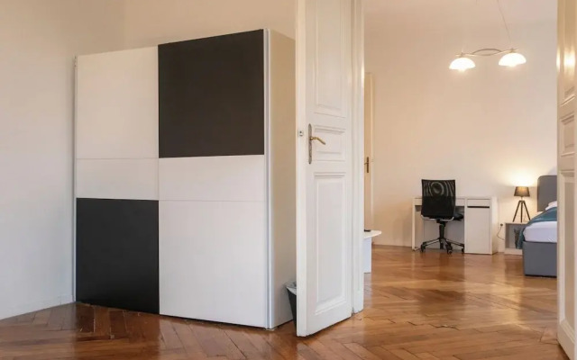 2BR Apt Near AKH Hospital With WiFi
