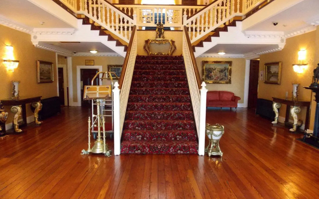 Citywest Hotel
