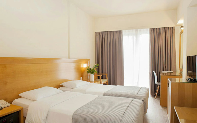 Athinais Hotel
