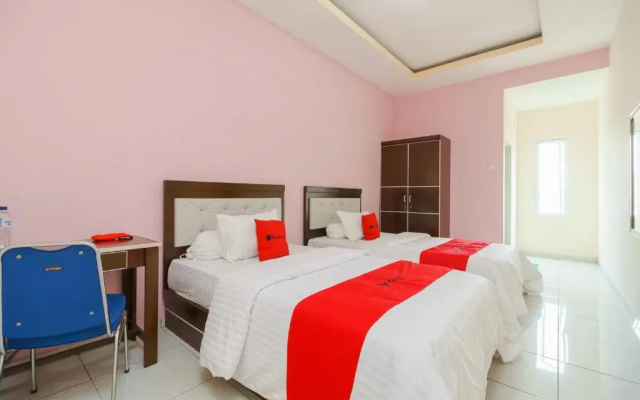 RedDoorz Syariah near Simpang Sekip Palembang