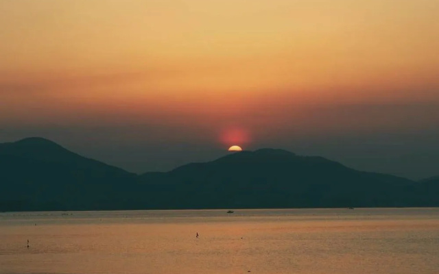 Sea and Sunset Pension