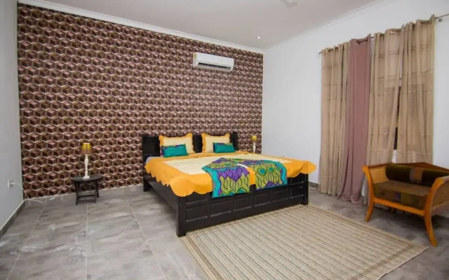 The Blank Lounge & Apartment