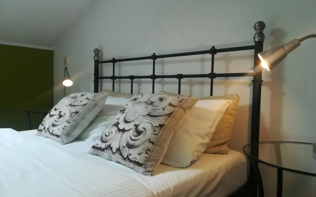 Blooms Boutique Hostel Inn & Apartments