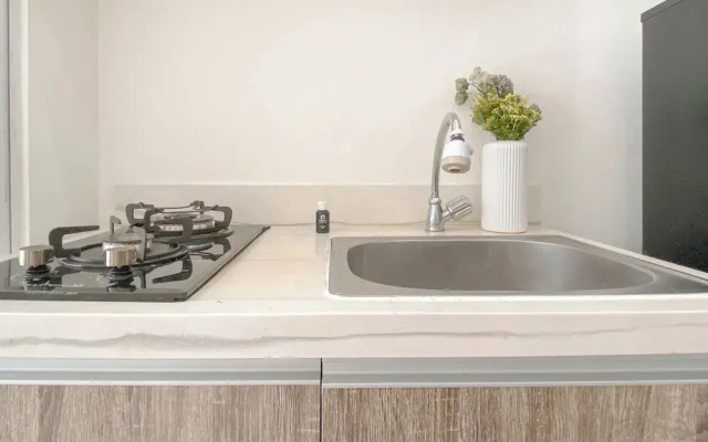 Simple Look 1Br At Apartment Vittoria Residence
