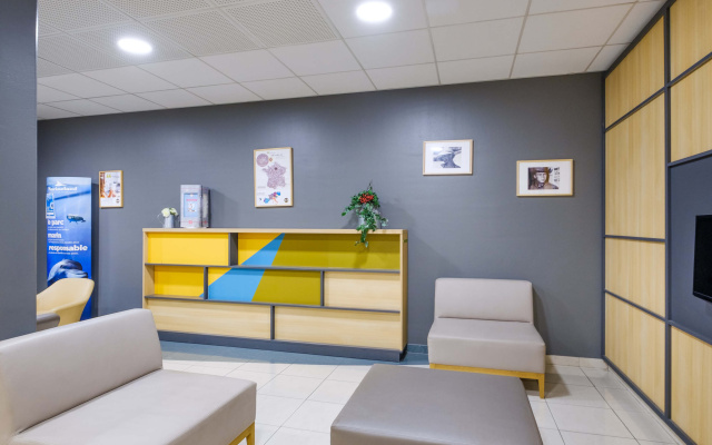 B&B HOTEL Villeneuve-Loubet Village