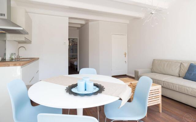 Апартаменты Canal Belt apartments - Rijksmuseum area комната для гостей