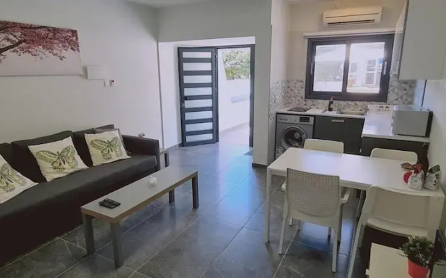 14 AN - 114 Nissi Twins Apartment