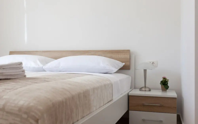 Apartment Chermesinus A57