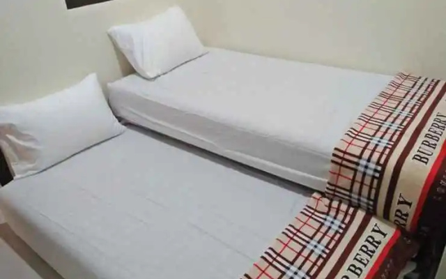 J4 Homestay