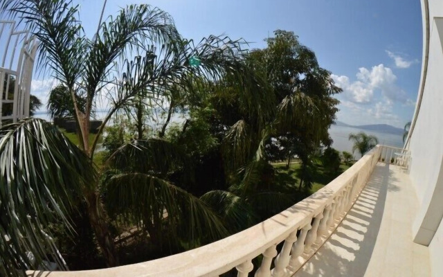 Lewi Resort and Spa