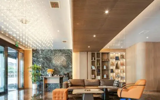 Elong R.YUN Hotel (Huayin Huashan Scenic Area Visitor Center Huashan North Station)