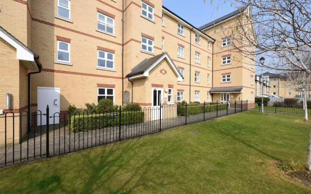 Haldane Lodge 2-Bedroom Flat