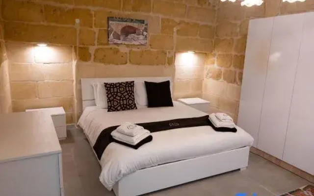 Surwig - 5 bedrooms (sleeps 9 + 2 kids)  Kercem village