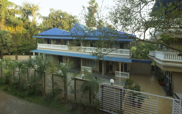 OYO 22919 Blue Roof Sea Side