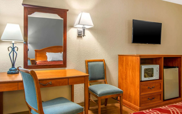 Days Inn by Wyndham Helen