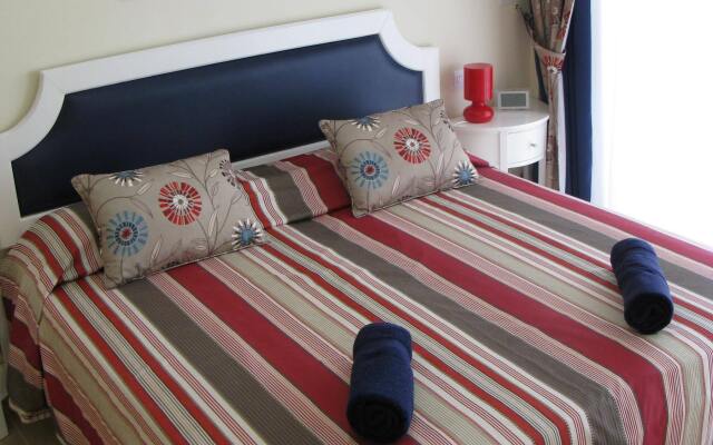 Royal Blue Hotel Paphos вид на фасад