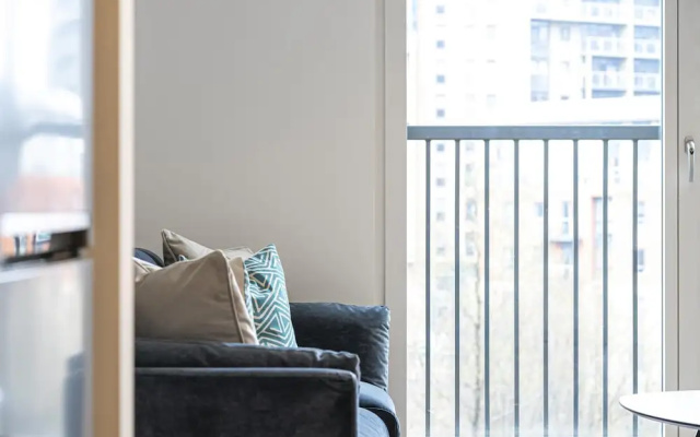 Modern Flat Near City Centre
