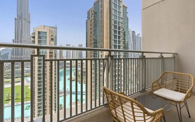 Silkhaus Large Burj Khalifa Prime View Gym Pool