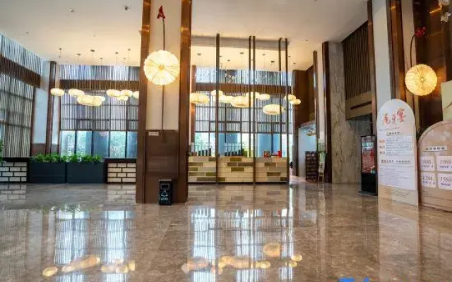 Yunshang City Impress Hotel
