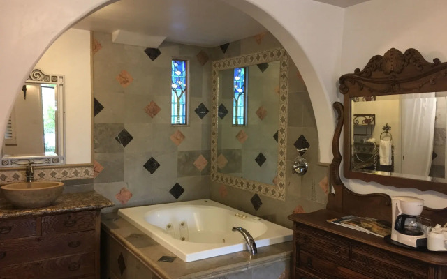 Chantico Inn