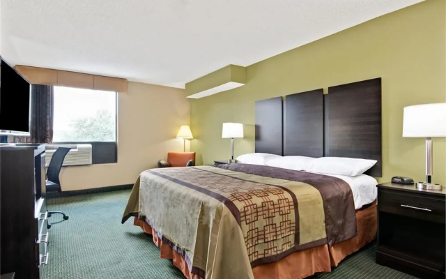 Super 8 by Wyndham Raleigh North East