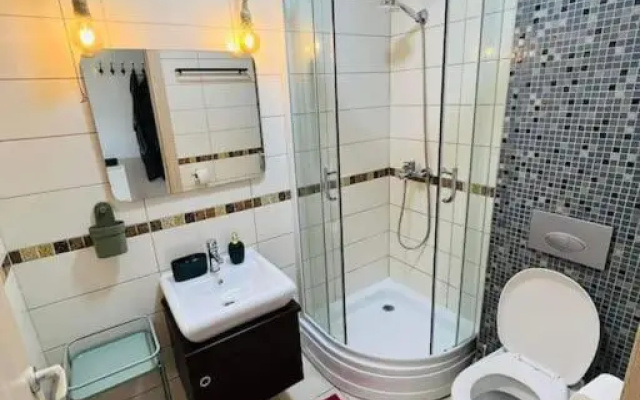 18 Tiny Room