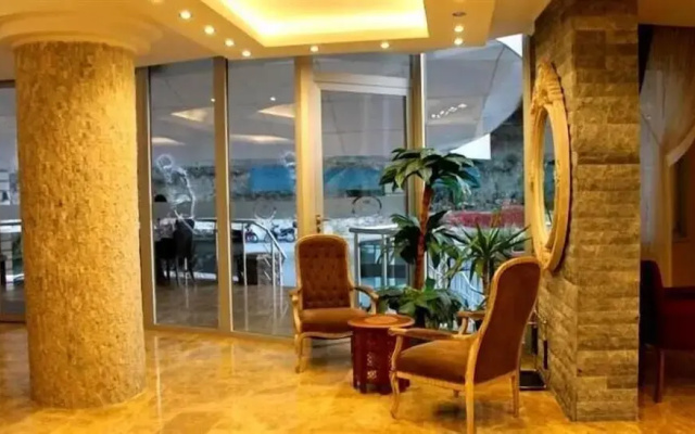 Rey Manes Hotel