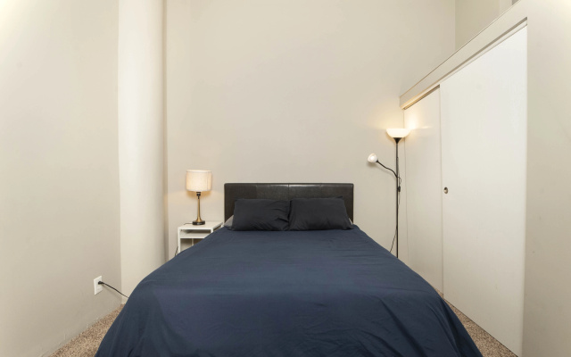 Bright and airy downtown loft! Great wifi!