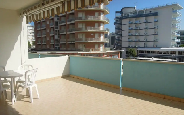 Sea View Flat With Balcony and Pool