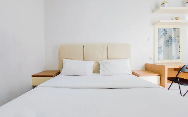 Homey And Elegant Studio Amazana Serpong Apartment