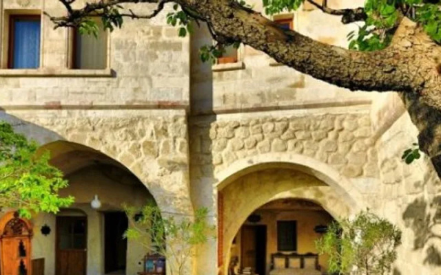 Elysee Cave House