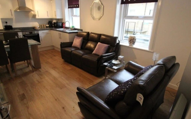 Flat 1 Palm Court