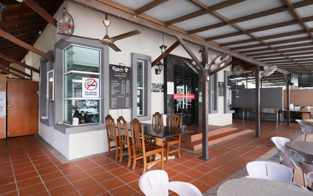 OYO 706 Cozy Hotel