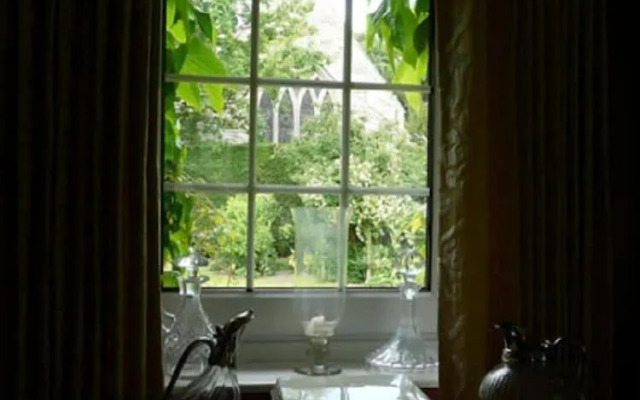 Pine Lodge Bed And Breakfast