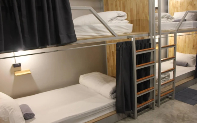 Ekanek Hostel Bangkok - Adults Only