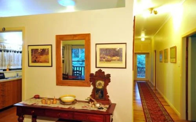 Tom and Sues Place
