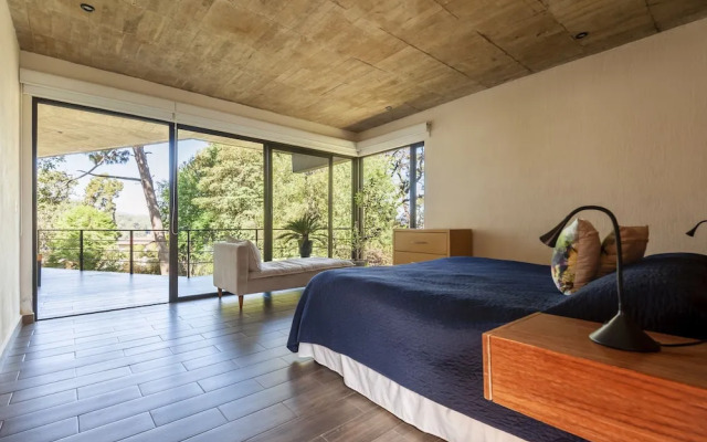 Casa con amplia terraza y jacuzzi