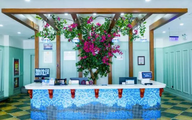 Jin Jin Holiday Hotel