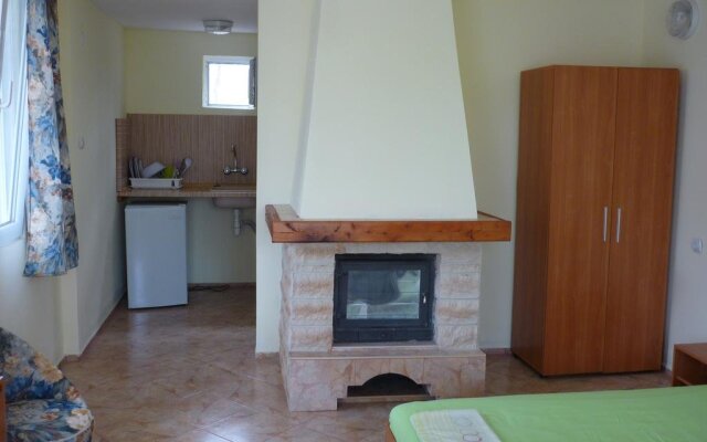 Отель Nimpha Bungalows Варна комната для гостей