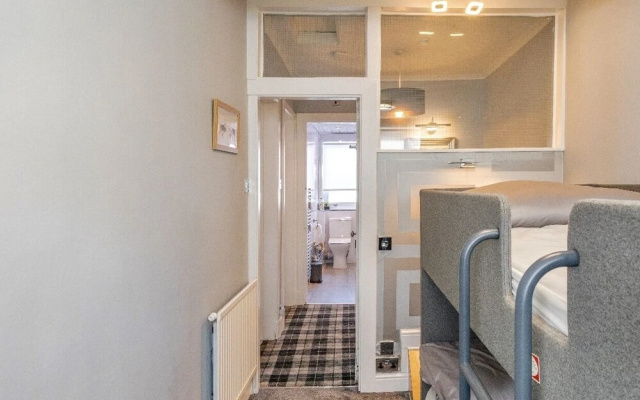 Warm and Welcoming Villa, Perfect Home From Home