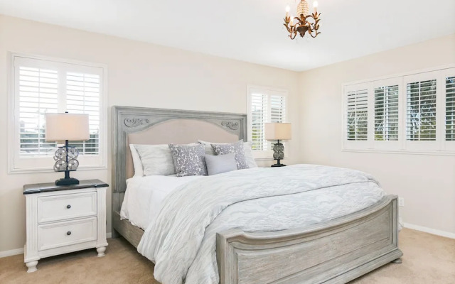 2462 Pierpont Blvd Home