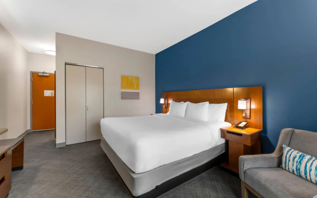 Comfort Inn & Suites South Akron